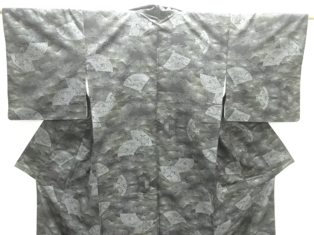  松に扇模様織り出し本場泥大島紬着物（9マルキ）